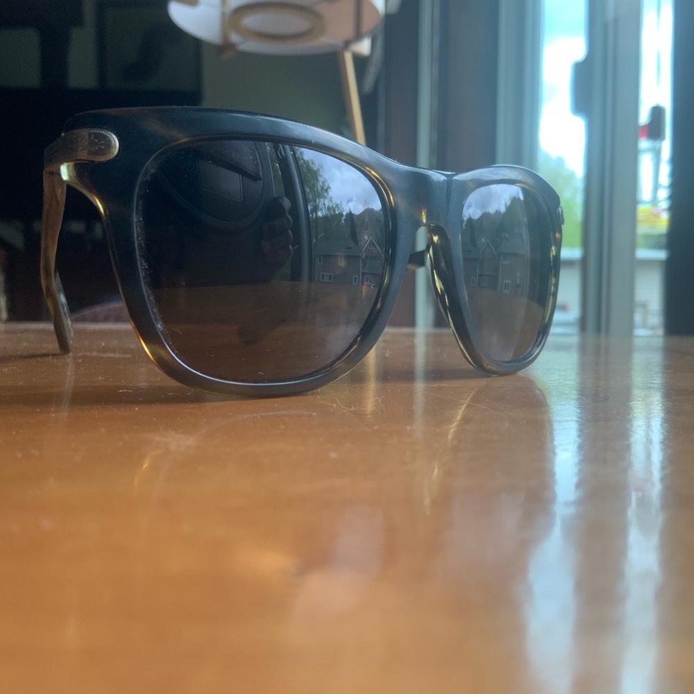 Oliver Peoples 25th Anniversary Dark Tortoise Polarized Sunglasses - Picture 8 of 8